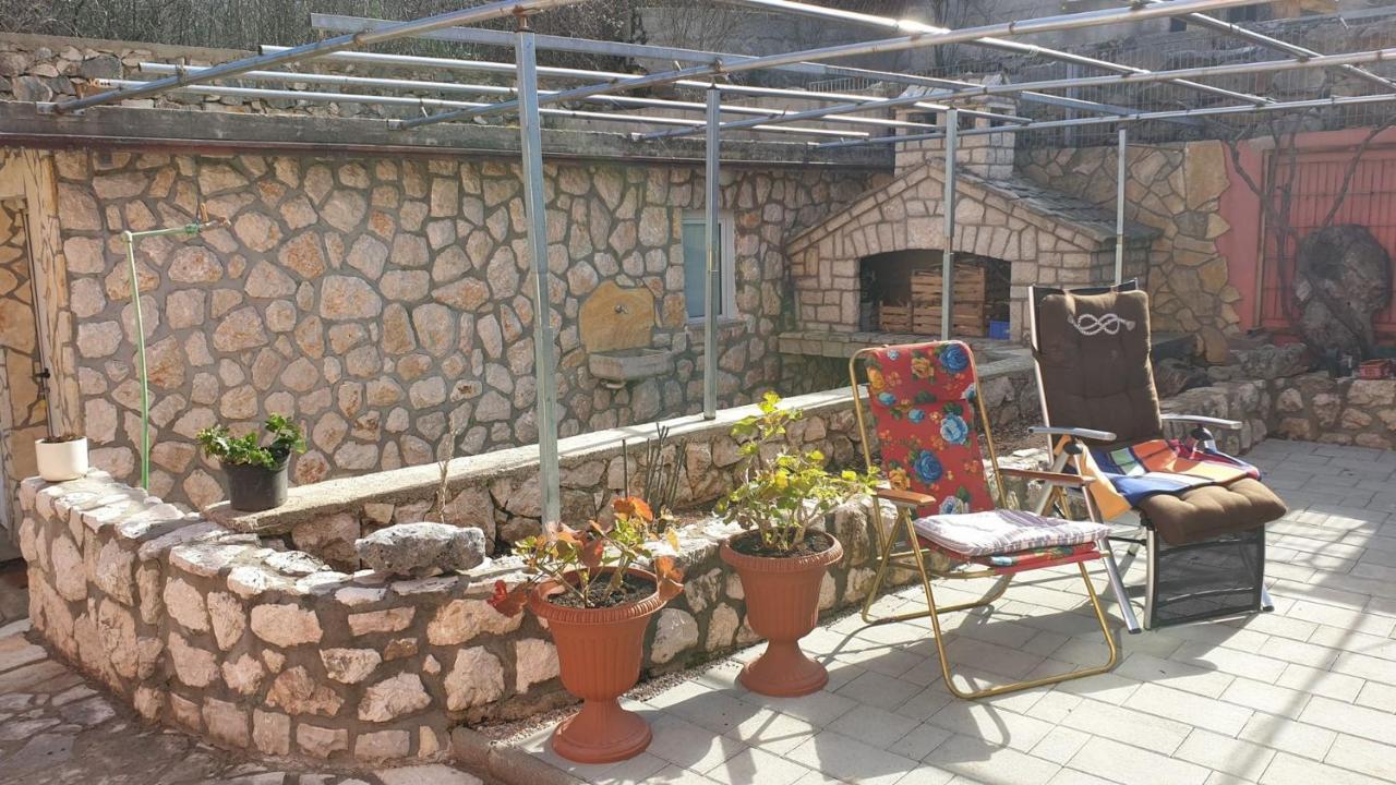Apartments Roses Dobrinj Exterior photo